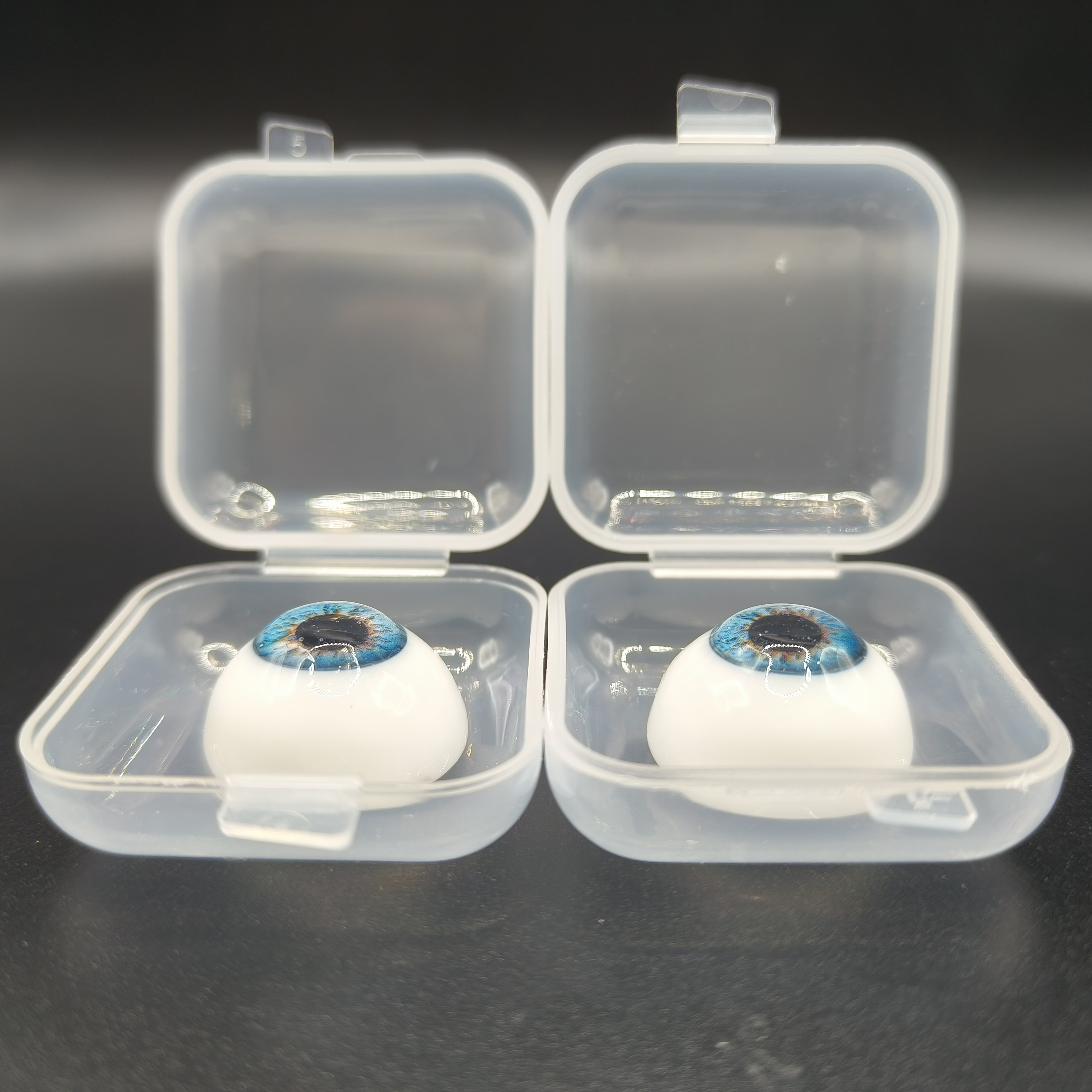 Детальное фото авторских глаз для кукол  от магазина Ариши кукольные нежности