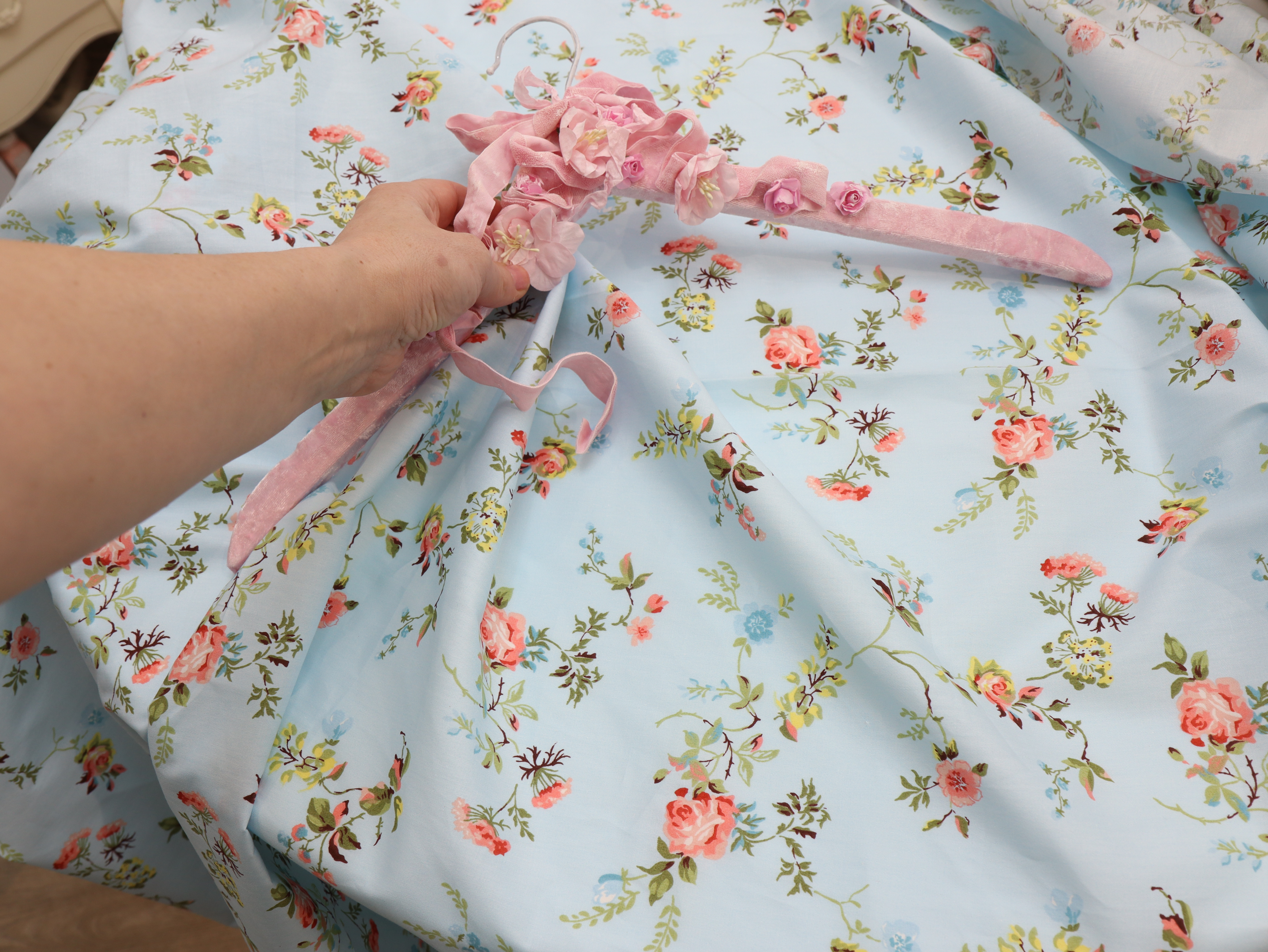 картинка Ткань хлопок "Летняя фантазия" голубой. от магазина Ариши Рукодельные нежности