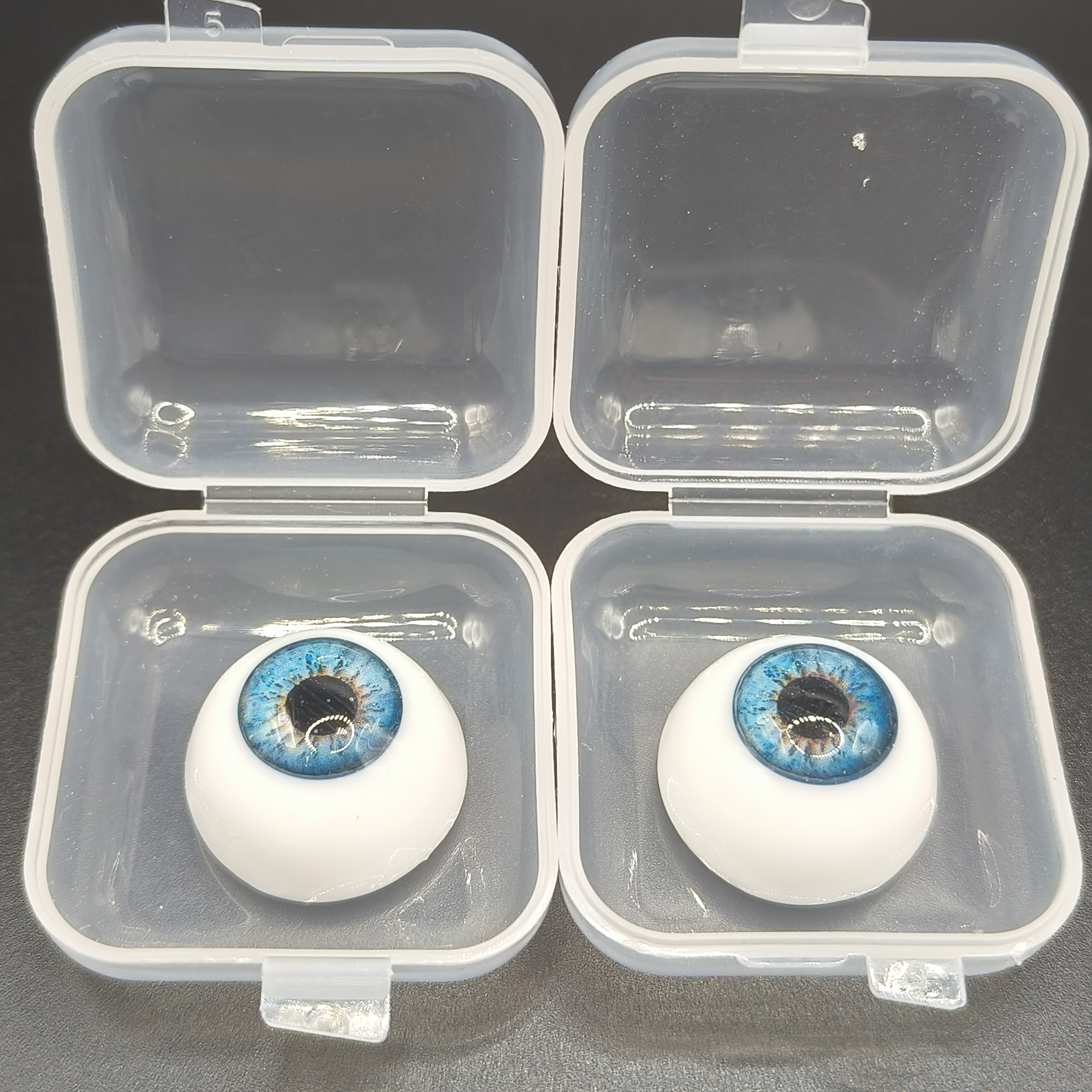 Детальное фото авторских глаз для кукол  от магазина Ариши кукольные нежности