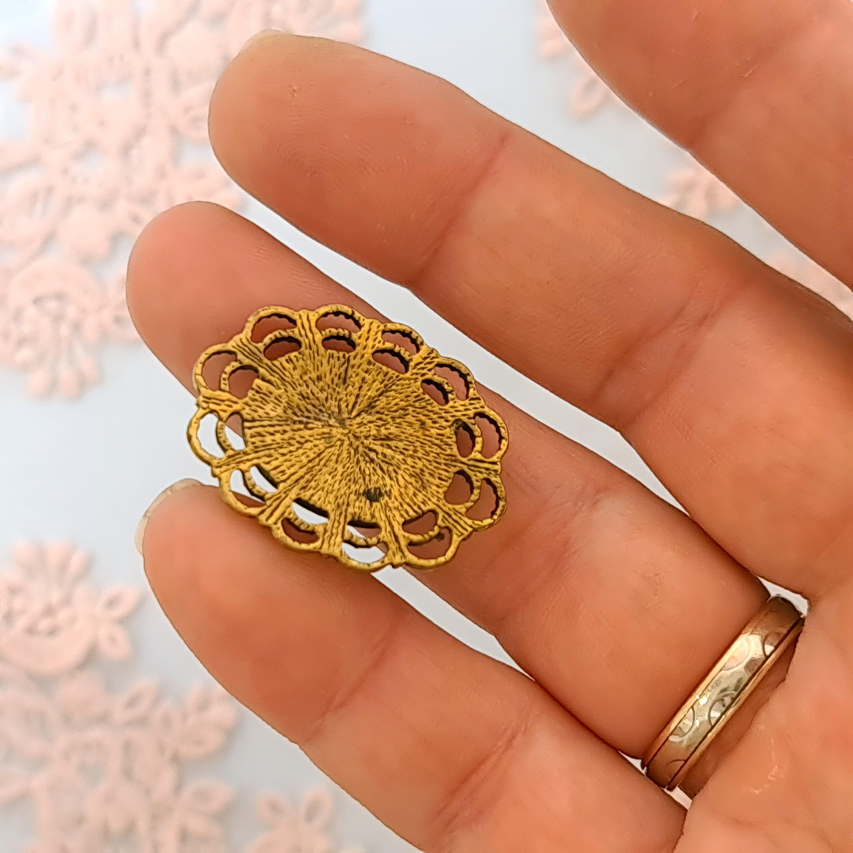 Детальное фото декоративной фигурки "Украшение 11 ,прозрачный" из пластика - магазин Ариши