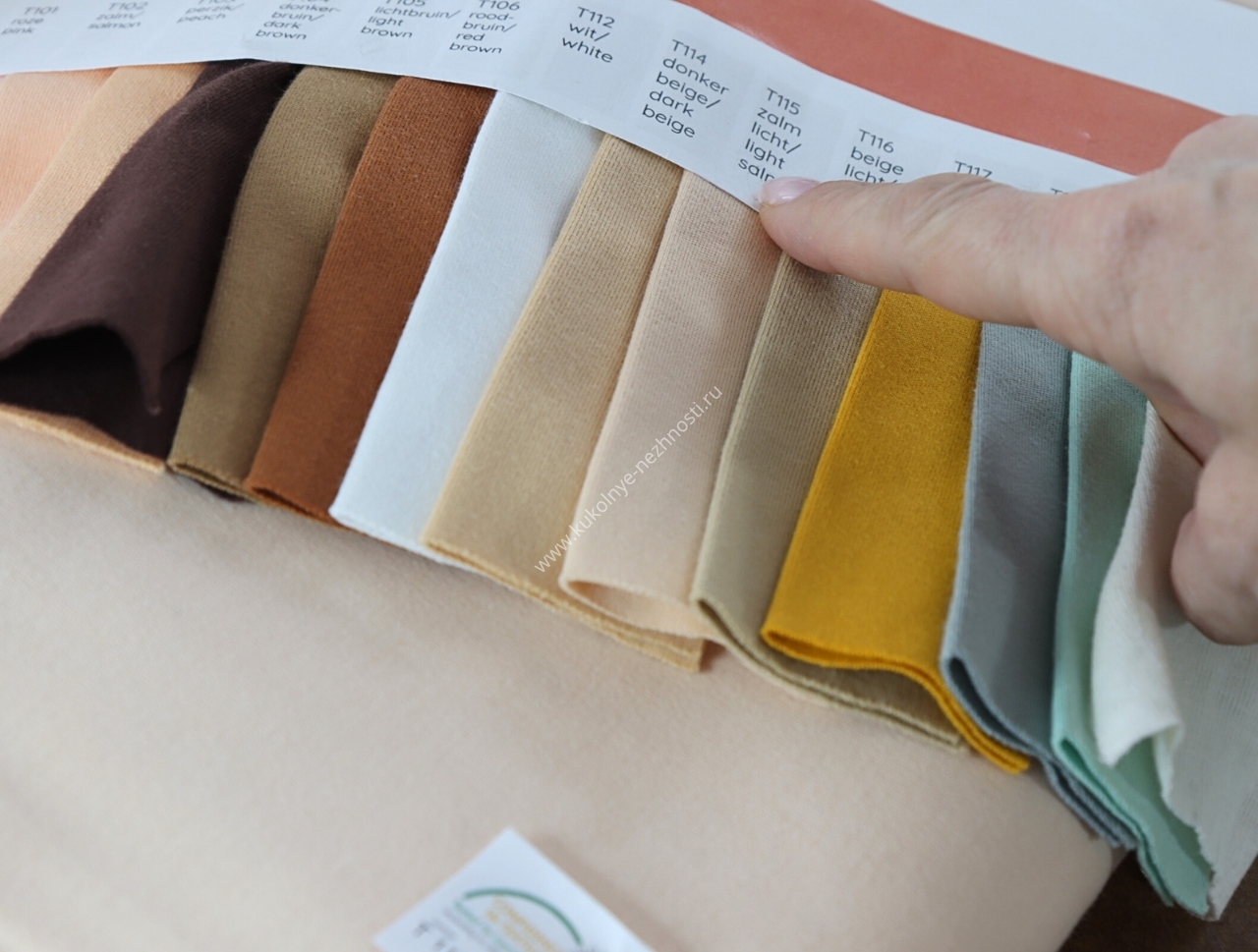 Натуральная ткань для кукол с уникальной текстурой - фото материала крупным планом