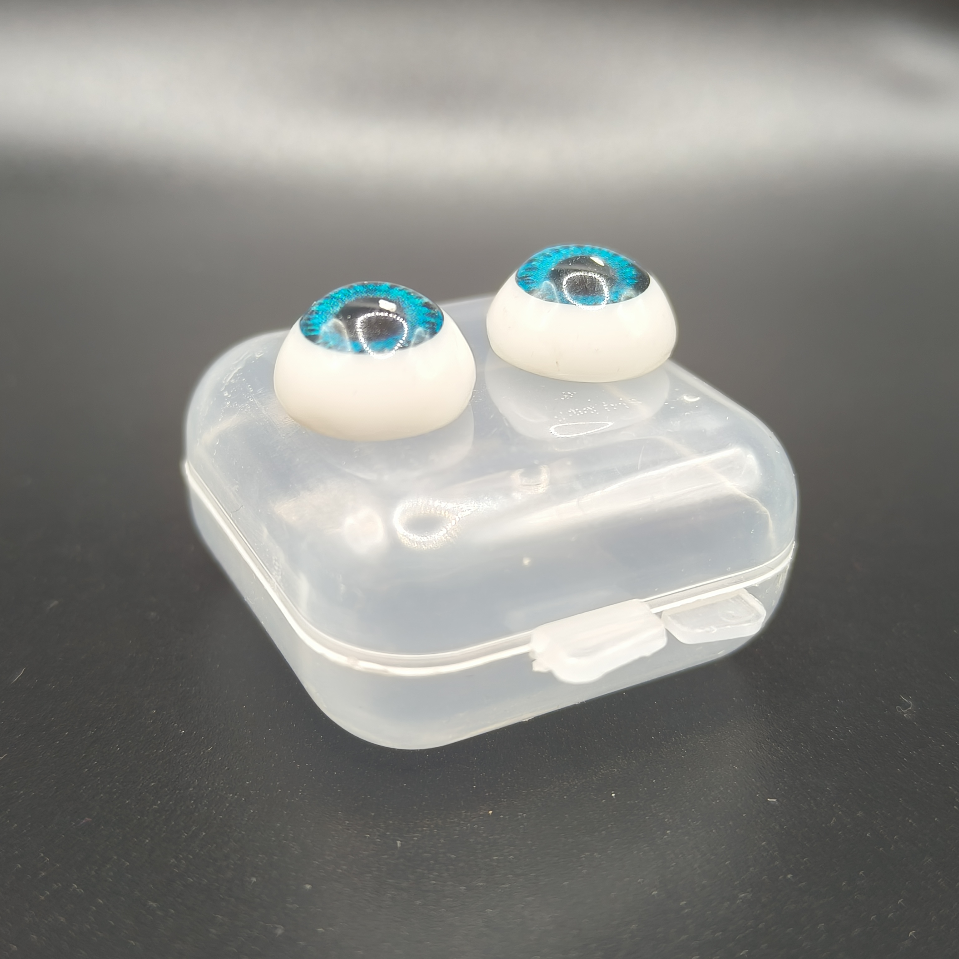 Детальное фото авторских глаз для кукол  от магазина Ариши кукольные нежности