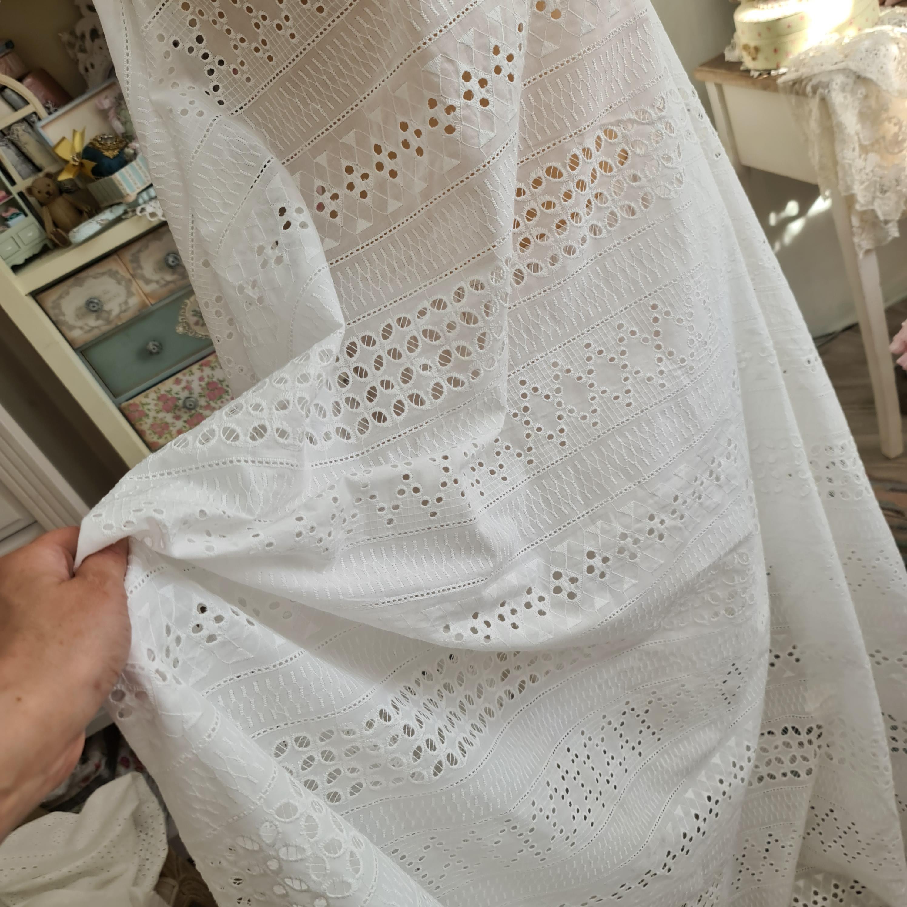 картинка Ткань кружевное шитье КШ  321.  от магазина Ариши Рукодельные нежности