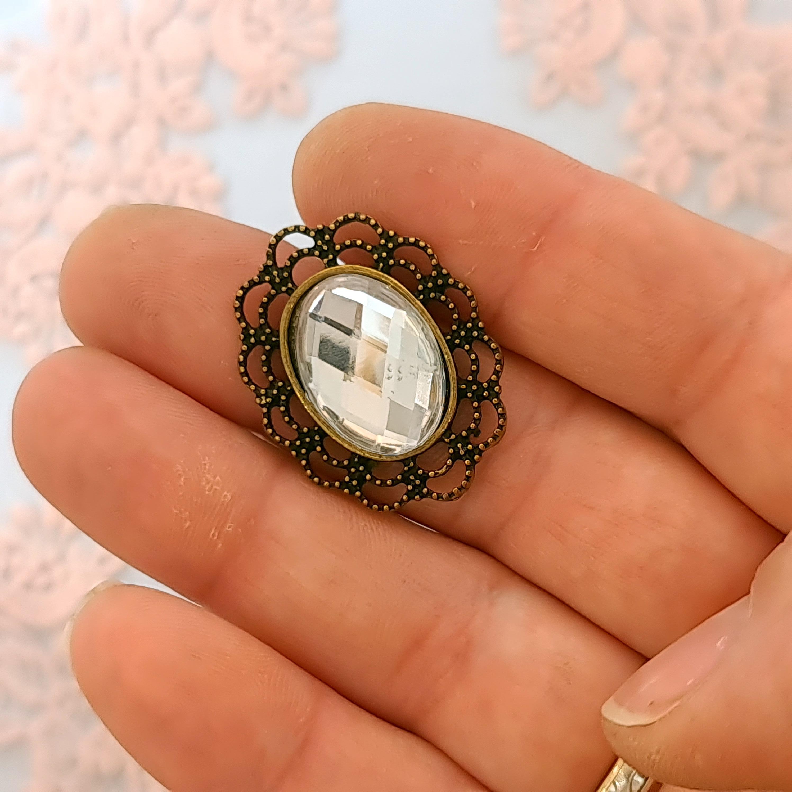 Детальное фото декоративной фигурки "Украшение 11 ,прозрачный" из пластика - магазин Ариши