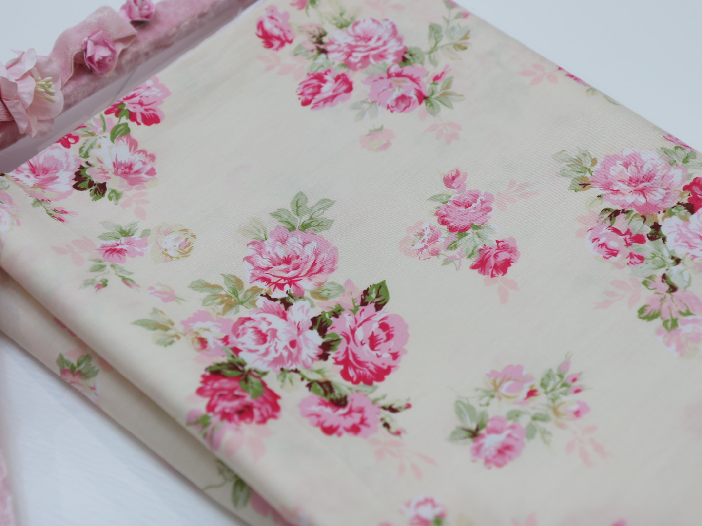 картинка Ткань хлопок "Елена"  цвет   э к р ю. от магазина Ариши Рукодельные нежности