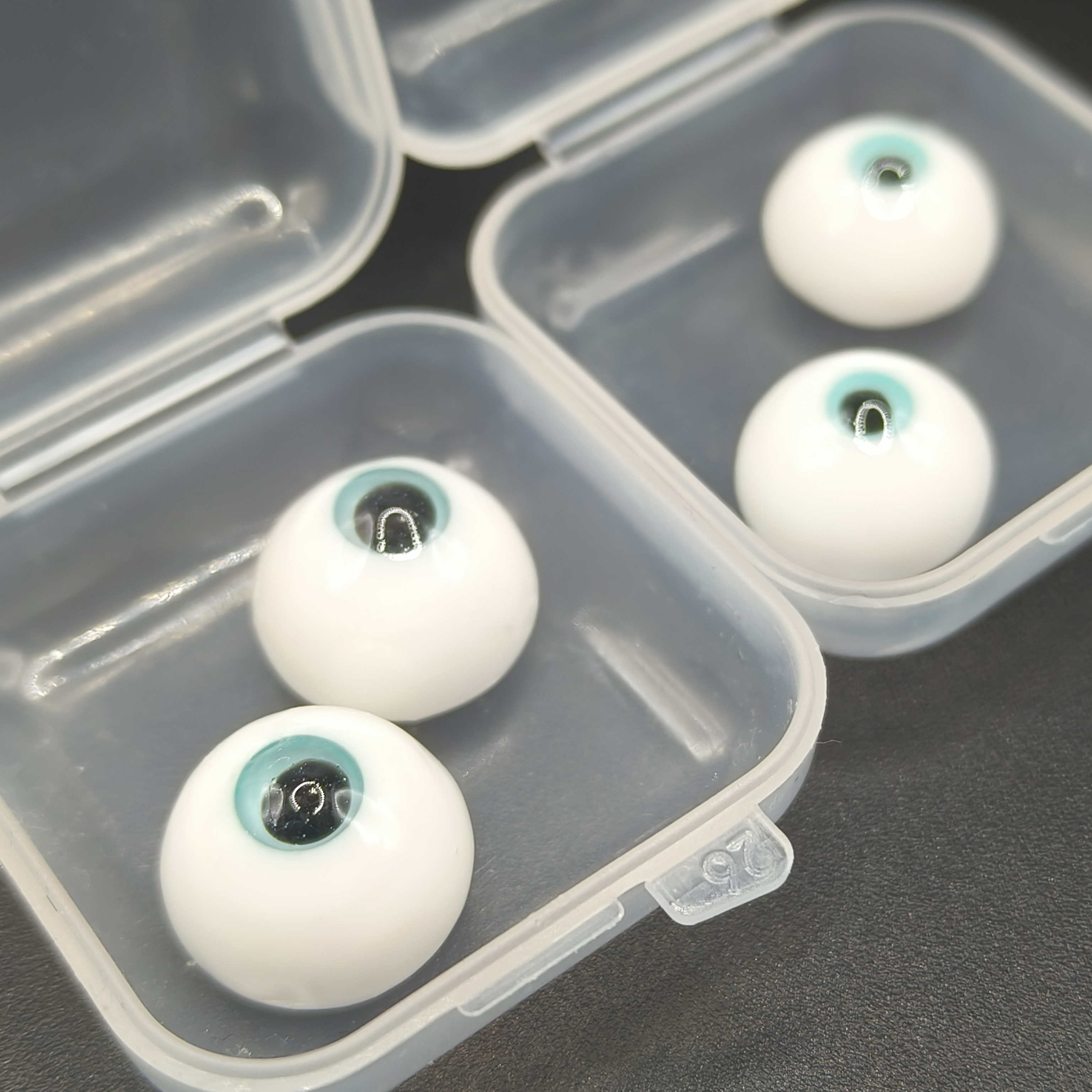 Детальное фото авторских глаз для кукол  от магазина Ариши кукольные нежности