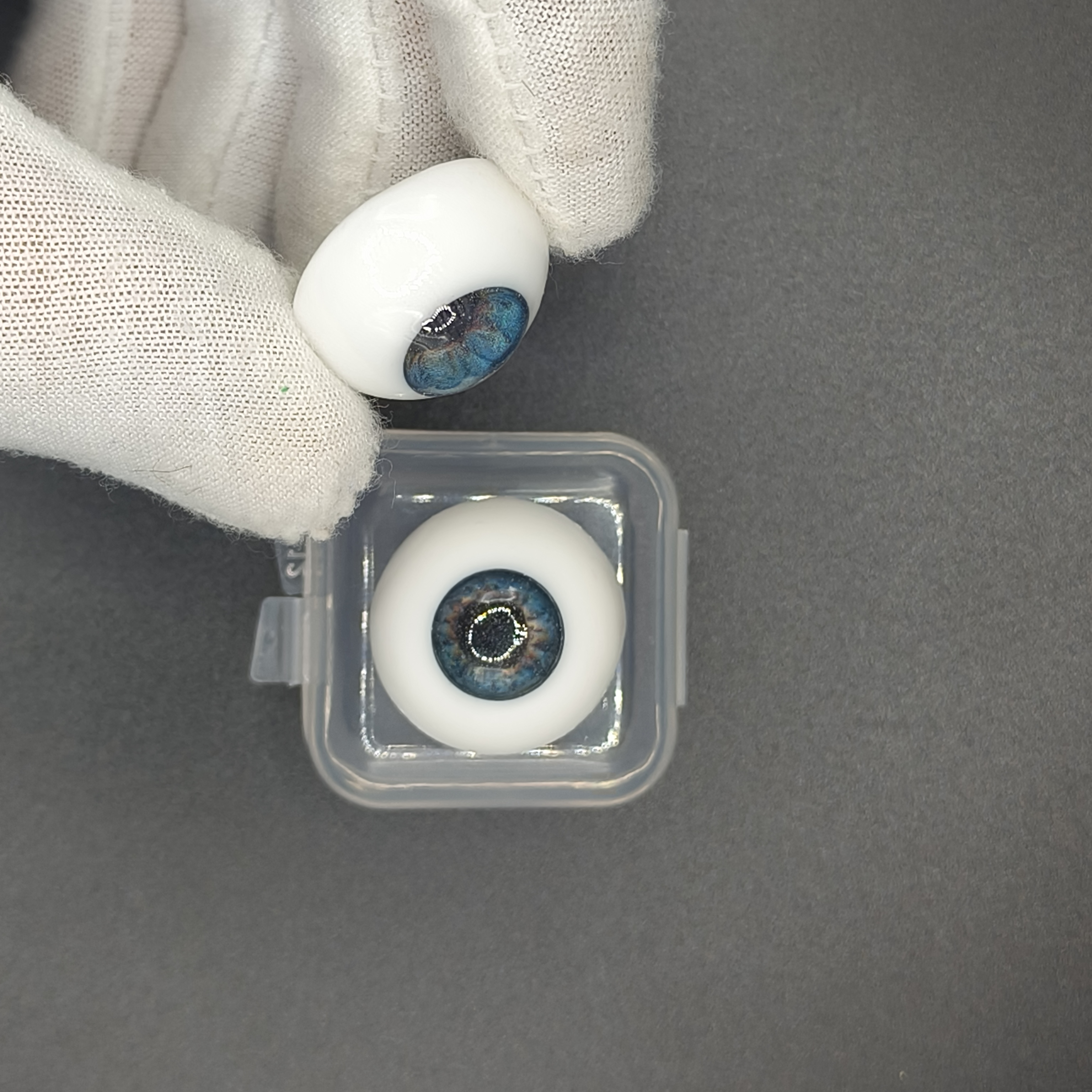 Детальное фото авторских глаз для кукол  от магазина Ариши кукольные нежности